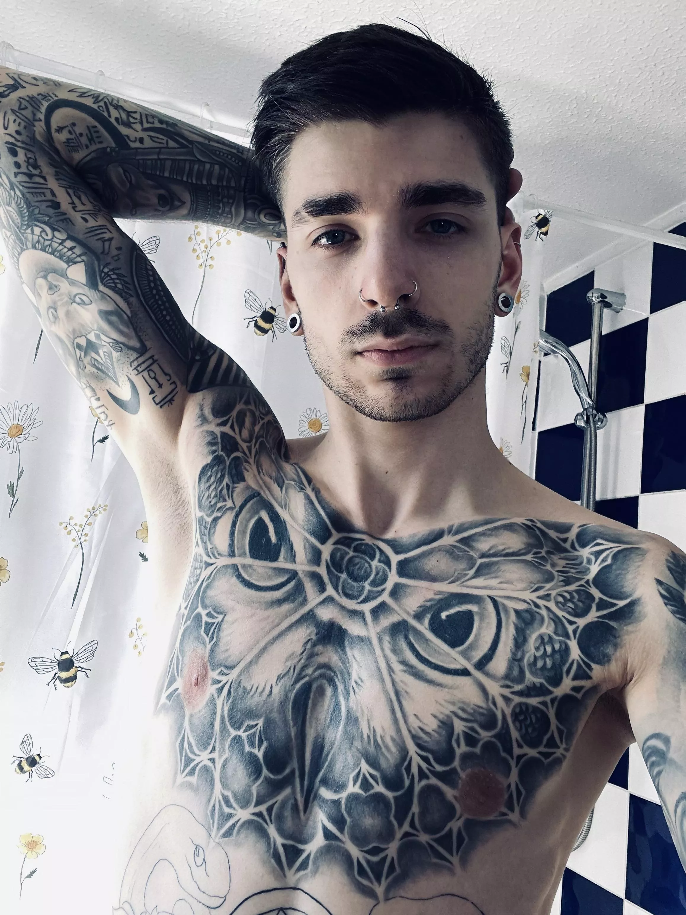 Hey guys 🙈 posted by _bsellis