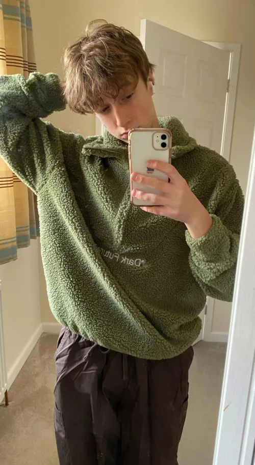 hey looking for new ppl to talk to:)  by neighthey