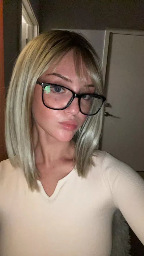 I am seeking older guys for a wild session by henryanaxonr44