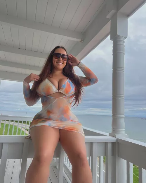 I'll wrap you with this thick thighs by quedlynachusc67