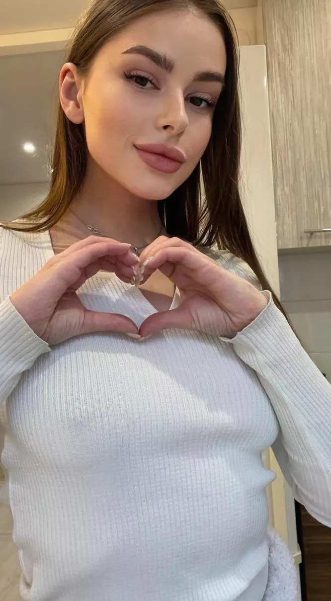 I’ve always been told I could hand model, what do you think? posted by Existing-Arachnid-92