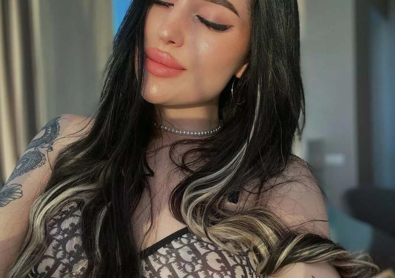 Let's keep it casual and enticing posted by Treenr