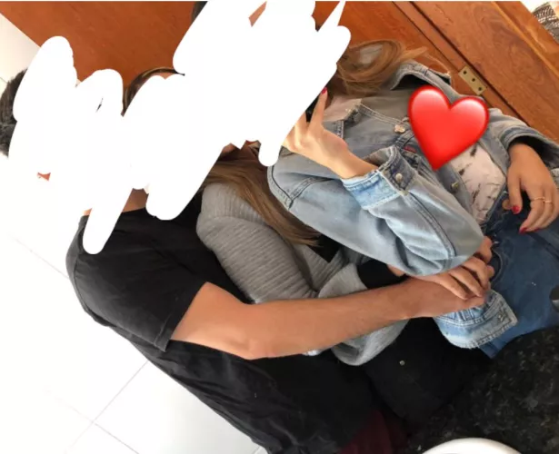 Me and my boyfriend’s other girlfriend... she loves to roll in him and I kiss her mouth with his sperm by juju21i