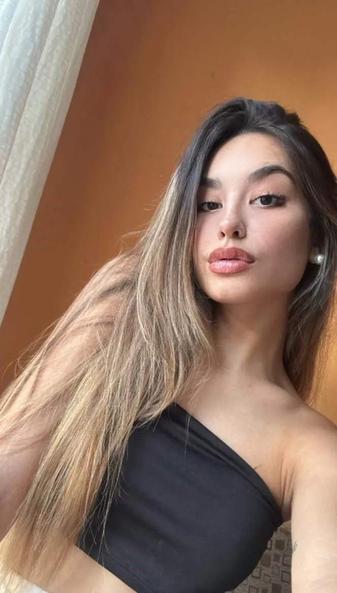 my favorite little top for the day posted by FunRegister3289