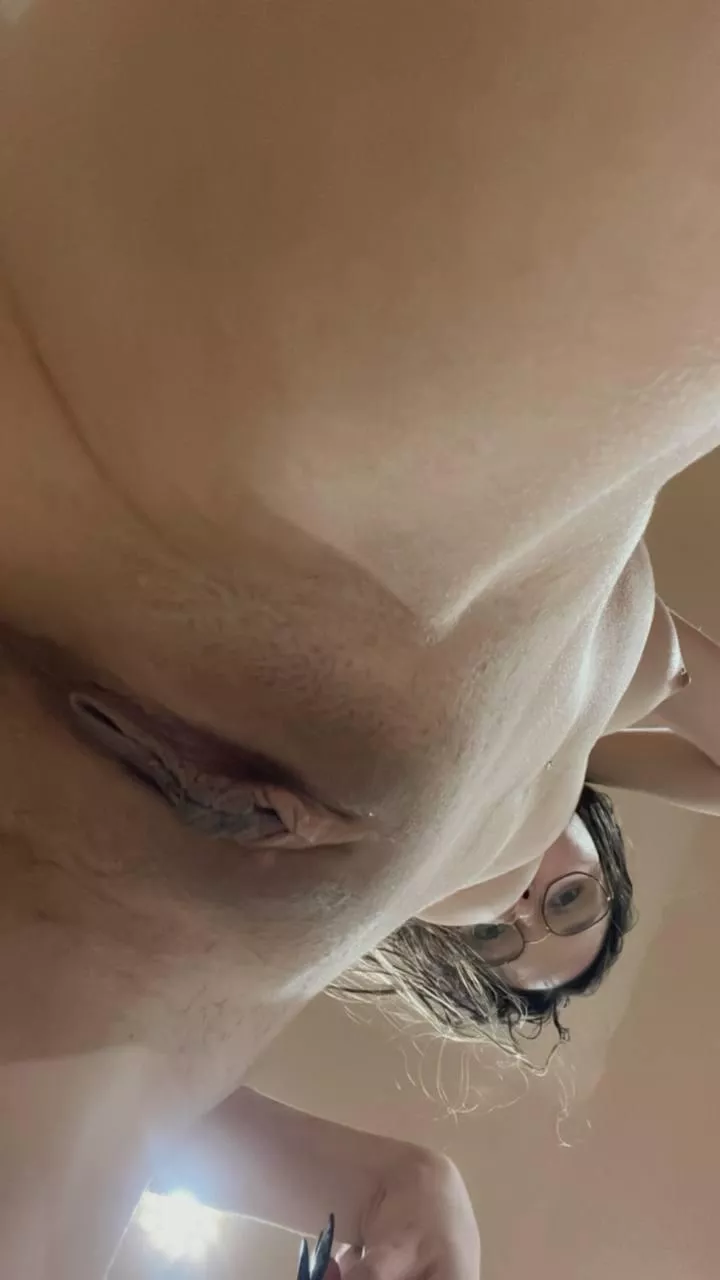 My pussy is so pretty :) posted by pluckilyriffle