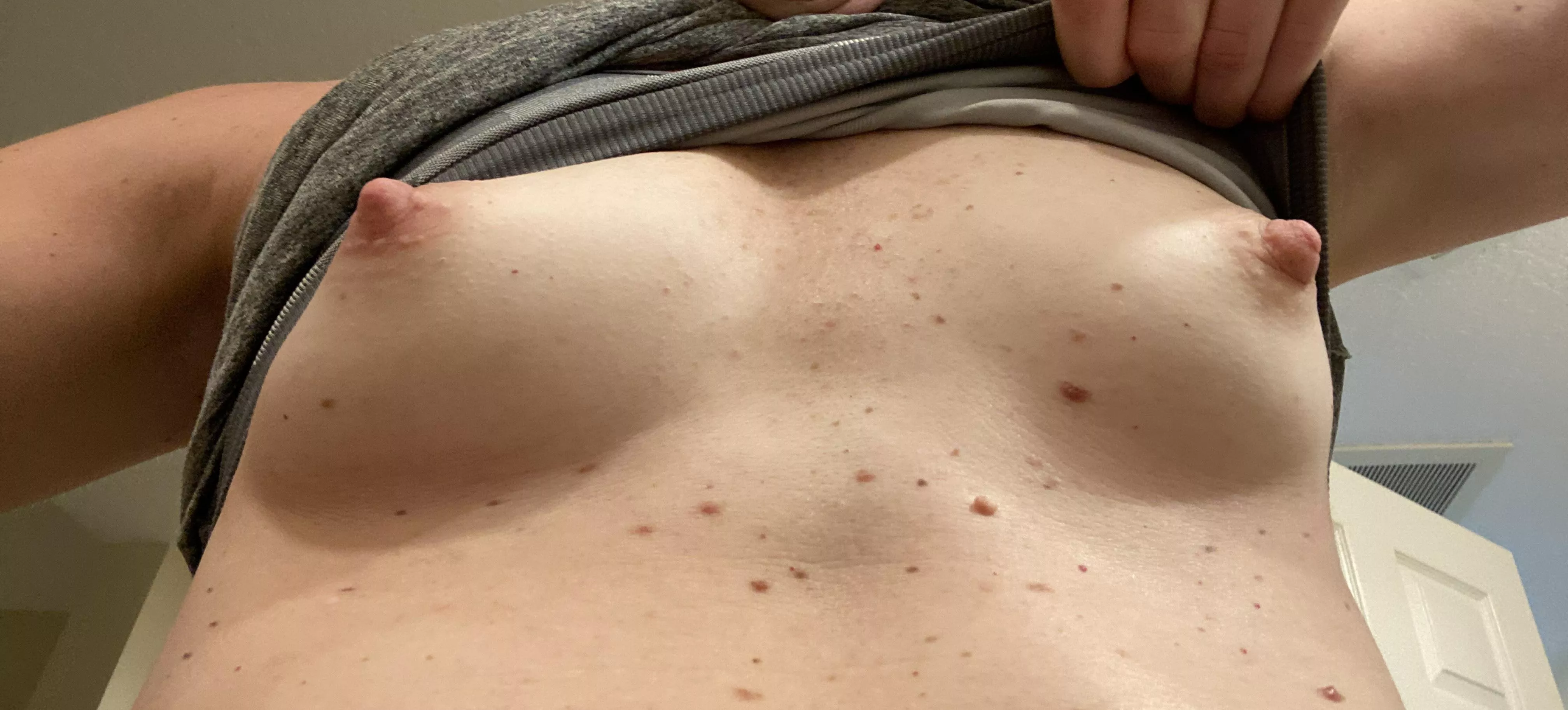 Post workout tiny tits happy to be set free!  posted by fansforfitnessnw