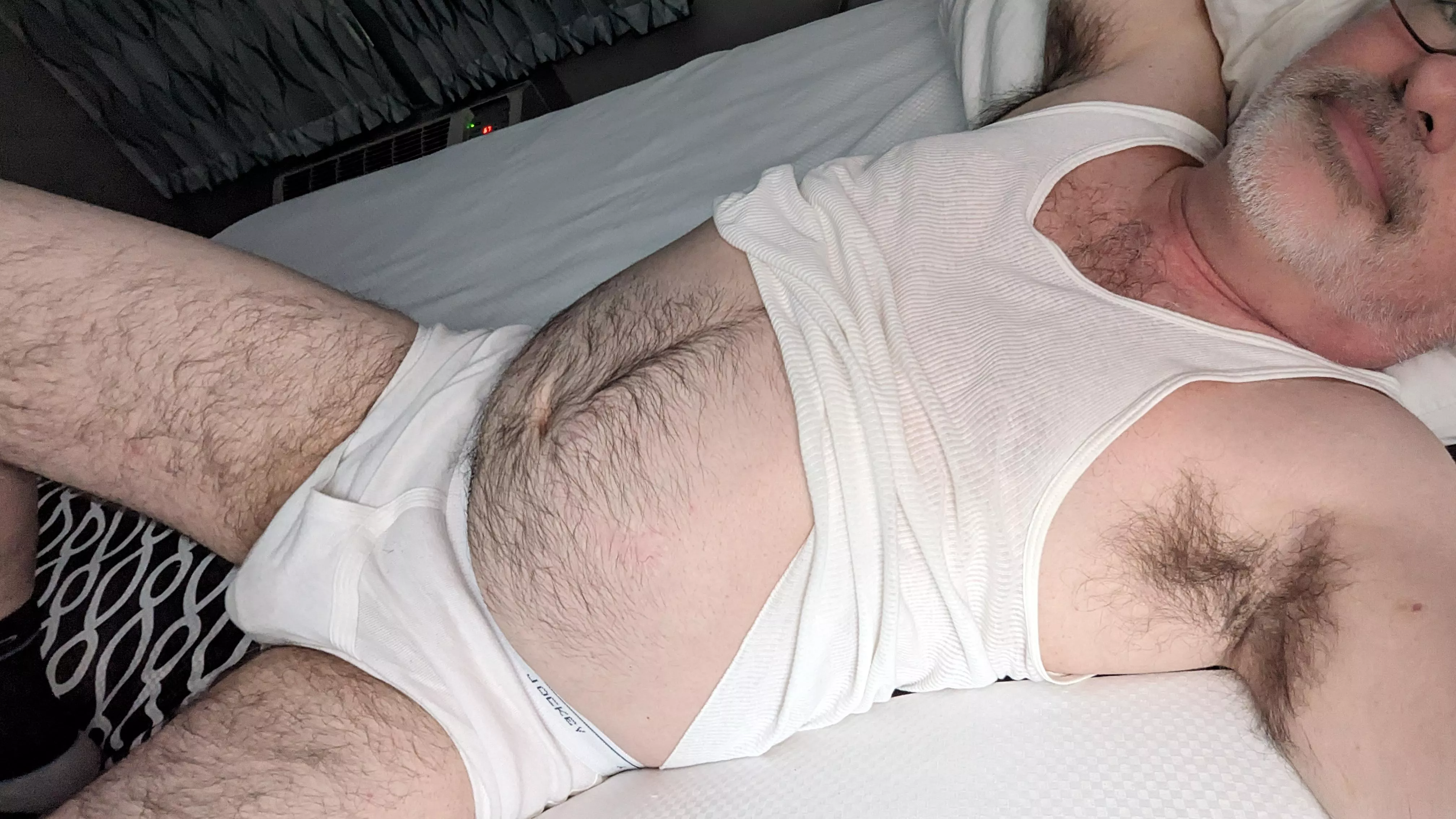 Rubs please.  posted by chicagosnipper