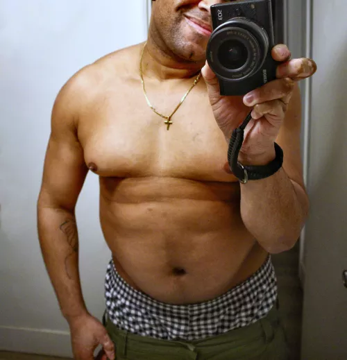 Sagging a little. ⬜️⬛️⬜️⬛️ by spottedhomo