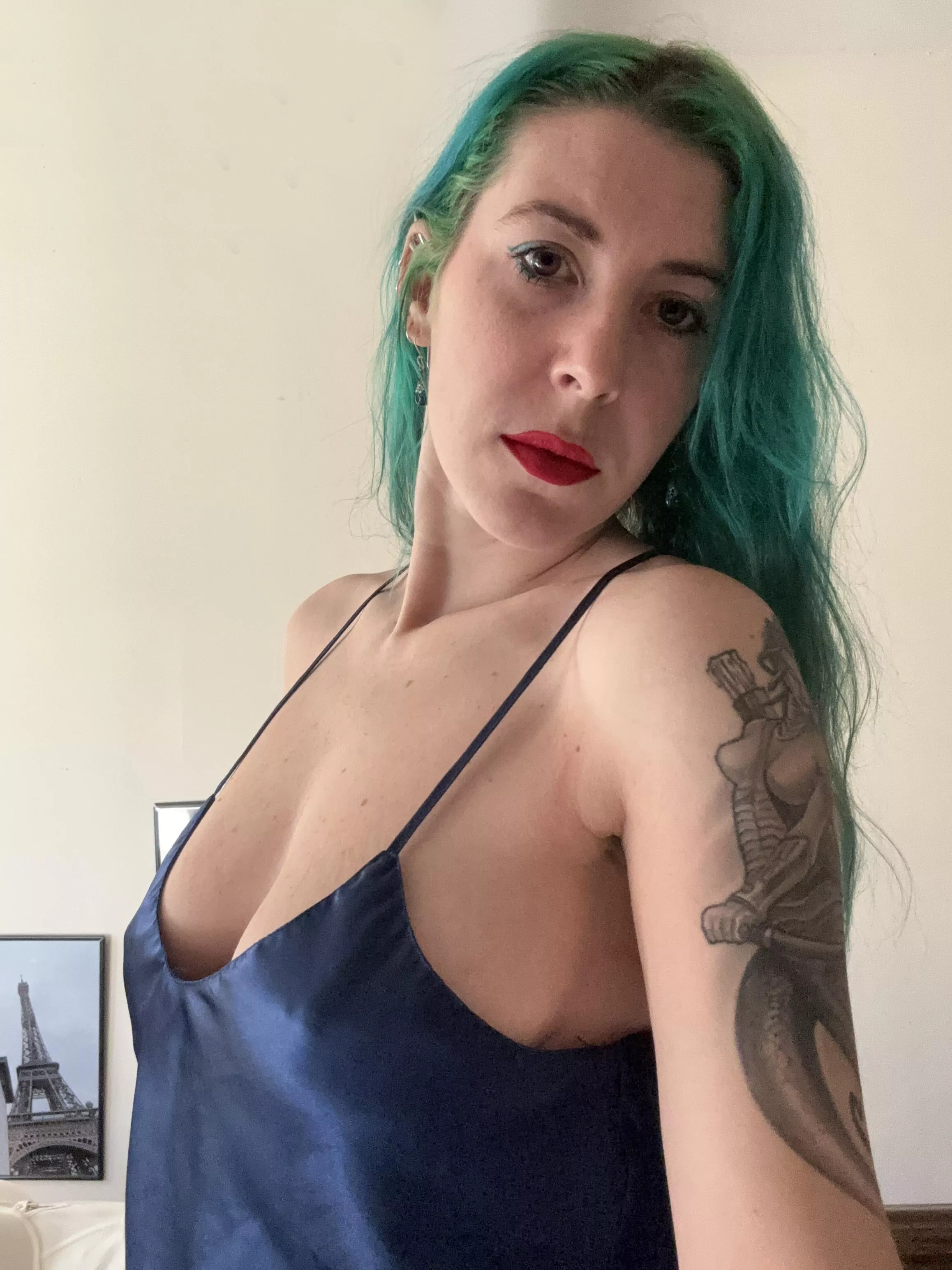 Satin cutie posted by sirenskiss3