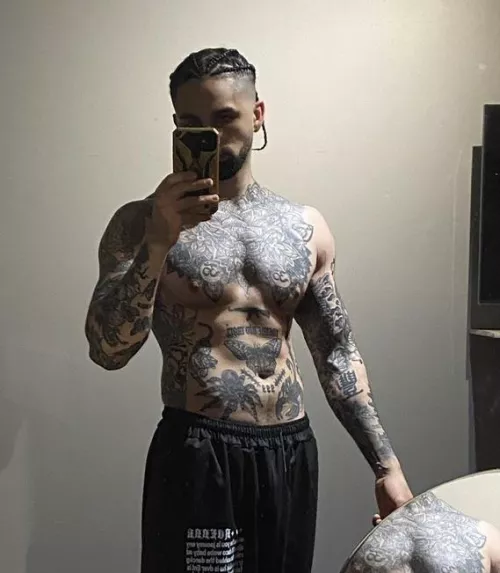 Say hi if i should post a nude by Jxhnpacks999