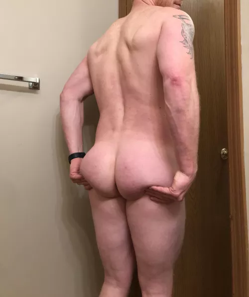 Show me where your tongue goes  by theAssman8108