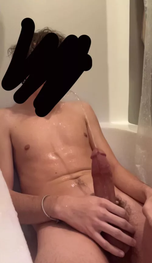 shower piss 🚿 by vnniehckrs