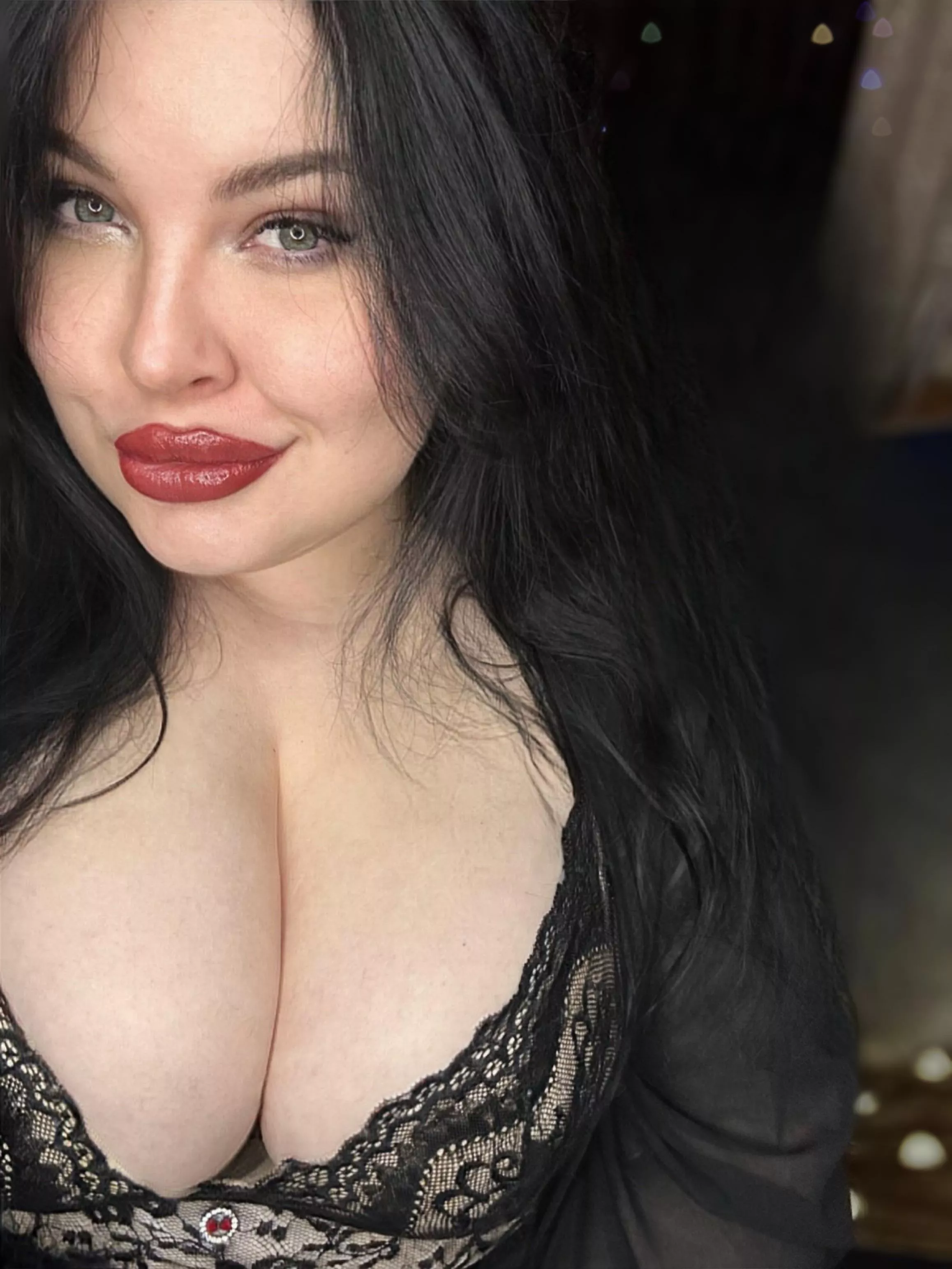 🥰smile 🤫🤫 posted by Sea_Status_8317