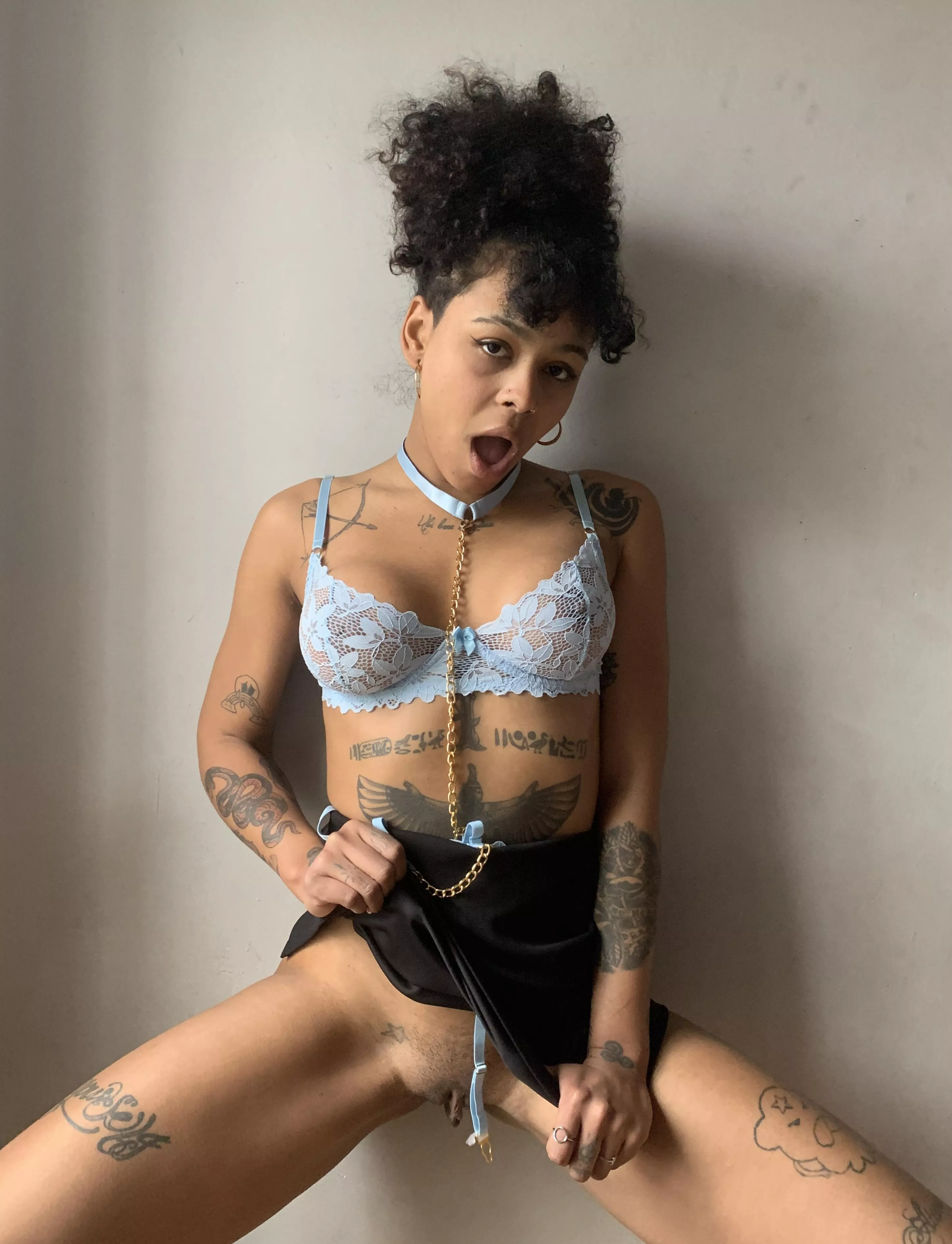 The best surprise for a guy is the lack of panties under his skirt posted by Bawdycollect715