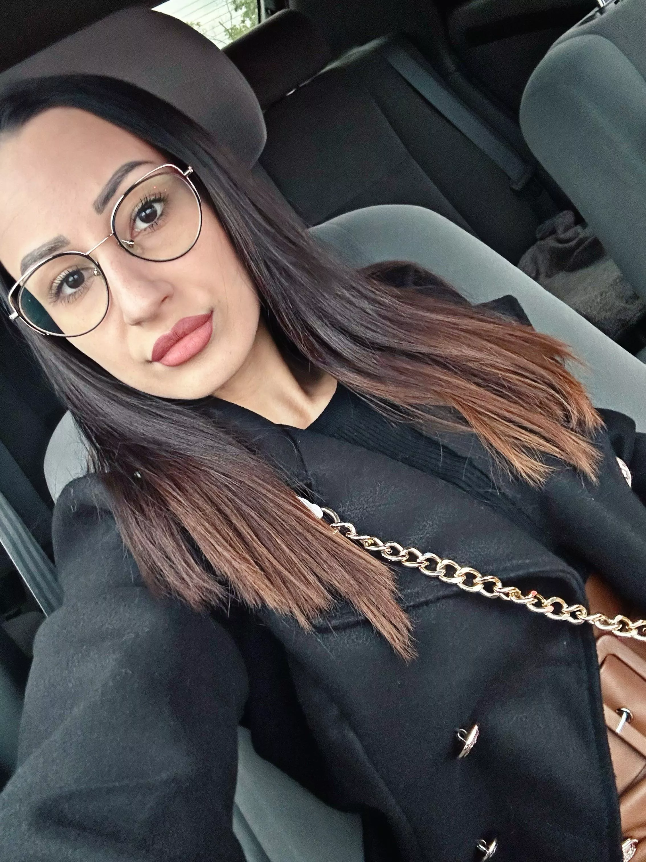 Who haves a huge cock to fuck my wife dm with pic posted by YoungSharingCouple