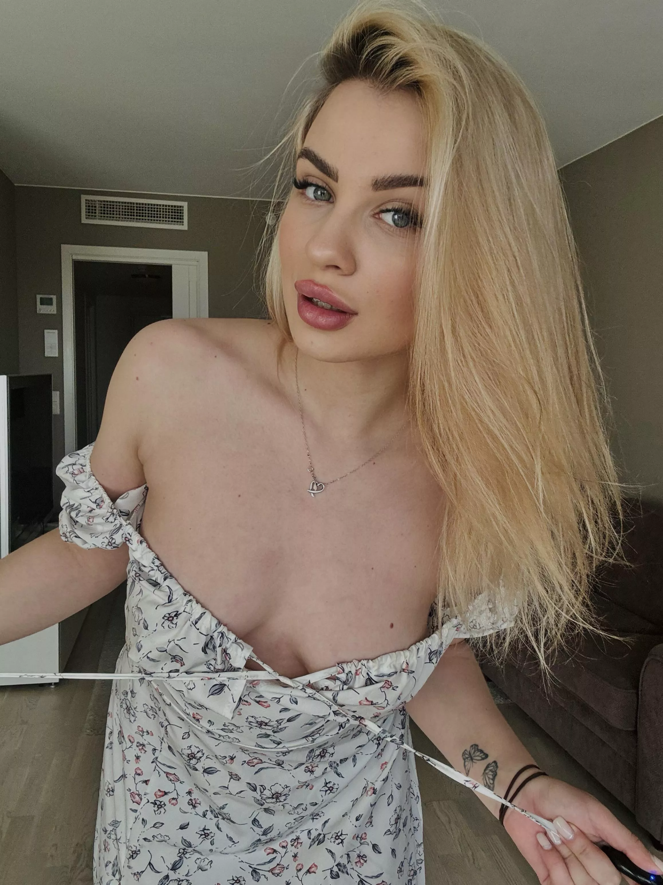 Would you fuck me right now? posted by TremendouslyHot