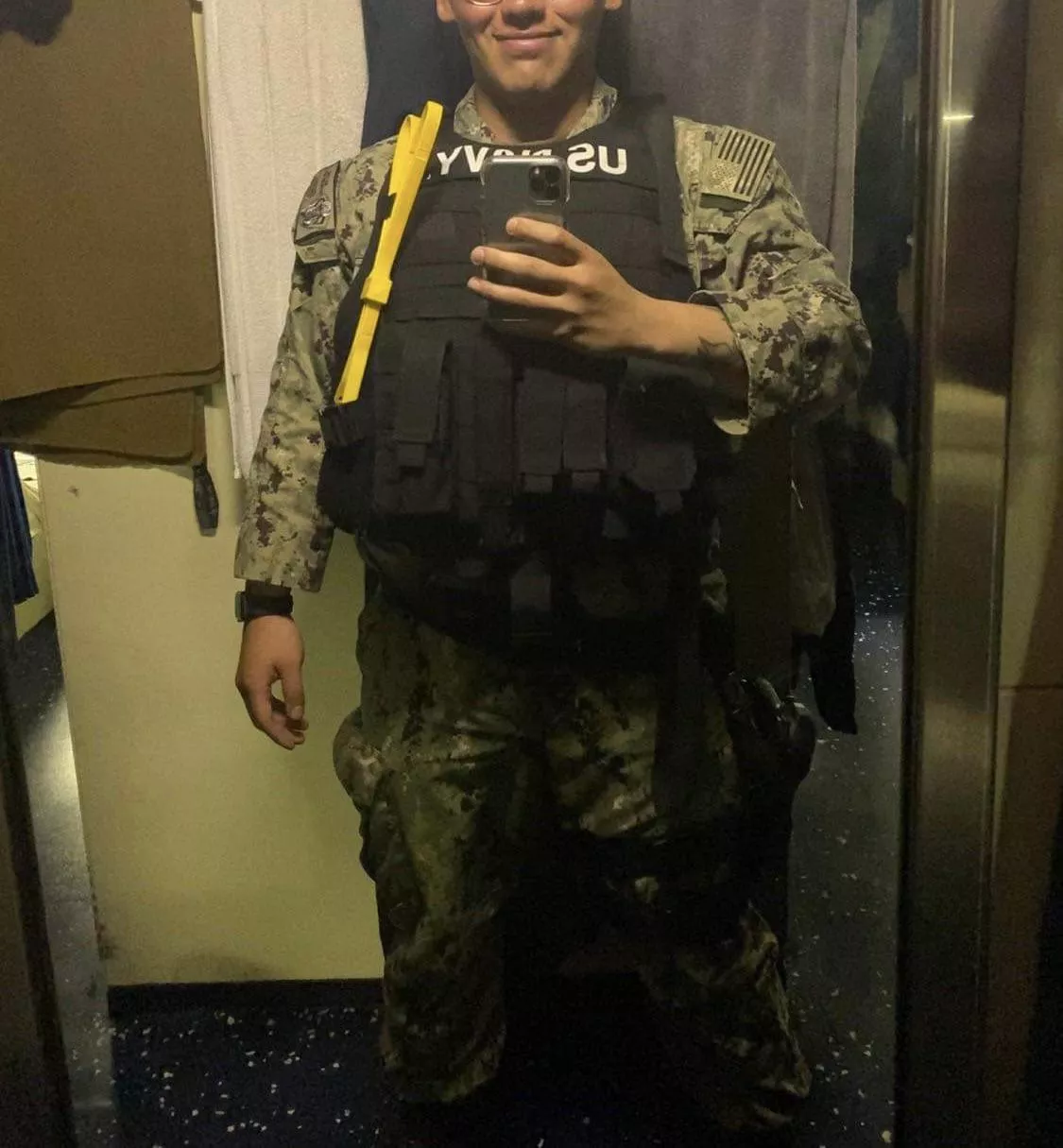 [24] Cock hungry sailor in Virginia Beach posted by Comfortable_Novel636