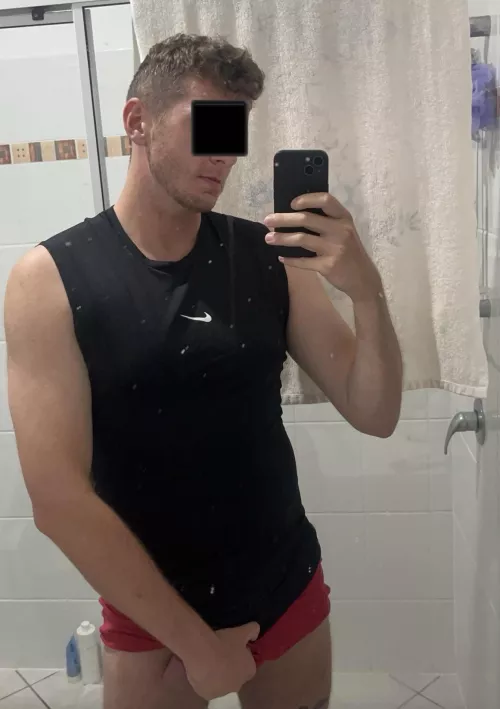 25 masculine Australian rugby player with 7” cut dick. Sweaty and horny. Hmu to jerk: jake_bro000 by Same_Helicopter_7444