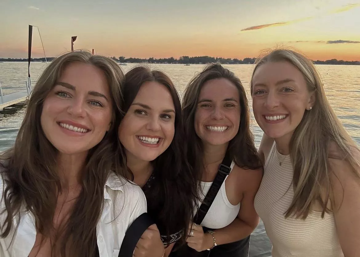 All smiles [4] posted by Sea-Distance440