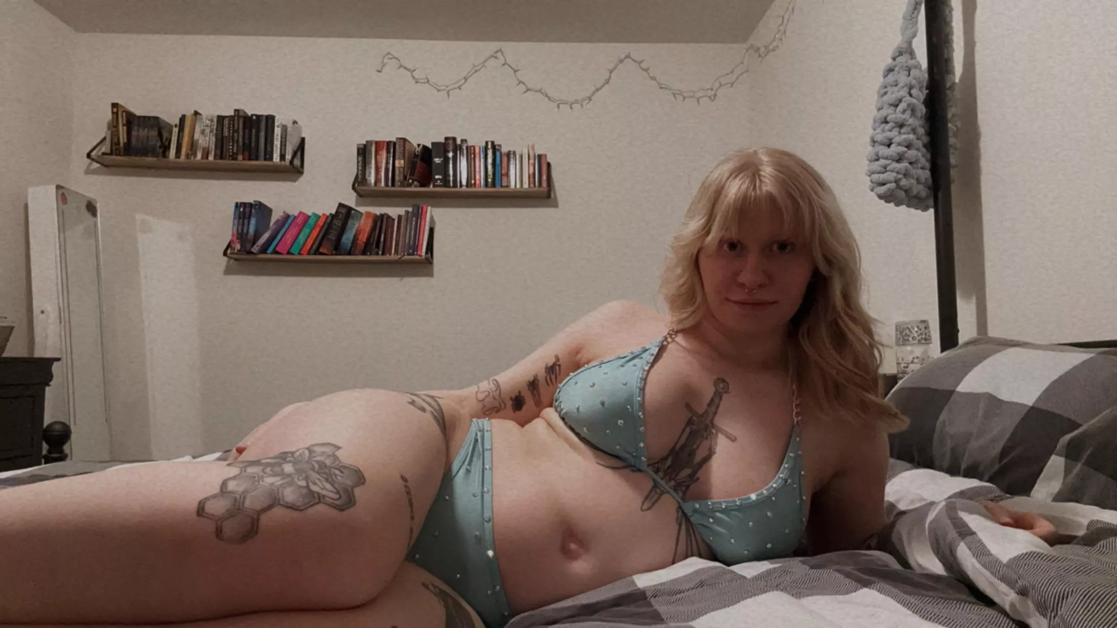 Come chat with me  posted by Monique_dancing