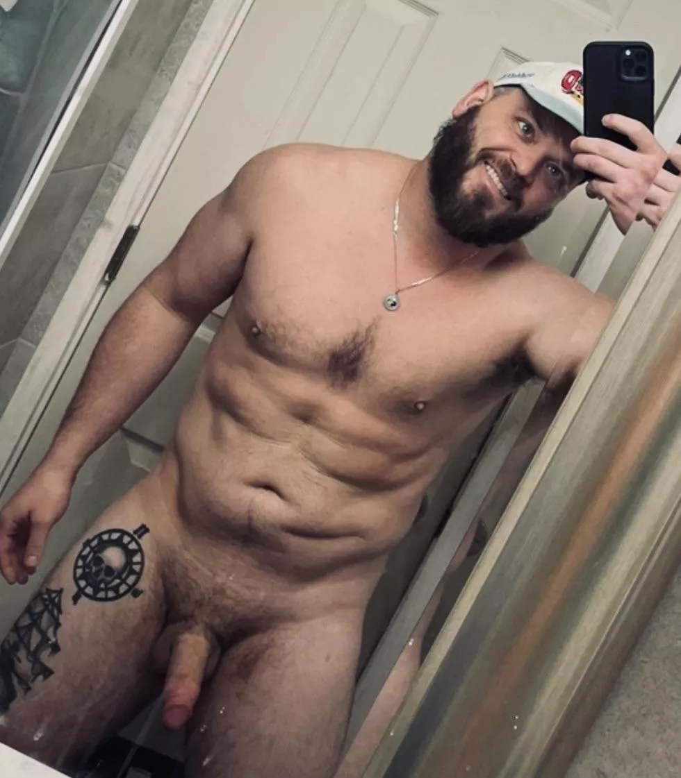 Daddy’s home, what’s for dinner posted by GymDates111