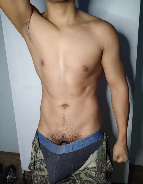 Do you like the armpits of a soldier who ran the entire field? by gonzalo_hillary