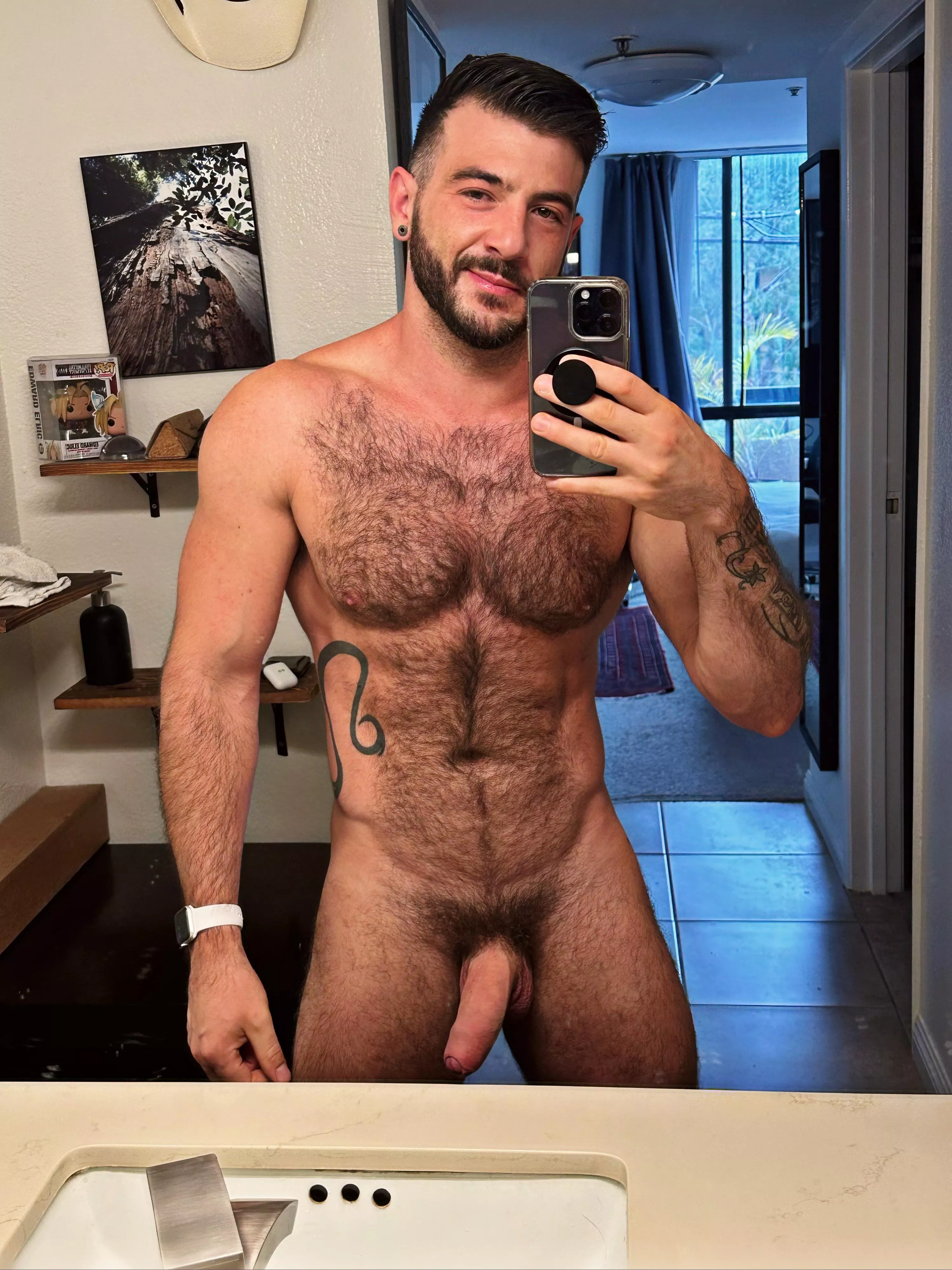 Do you like the view from over there or would you like to come closer? 😋 posted by IanHolms