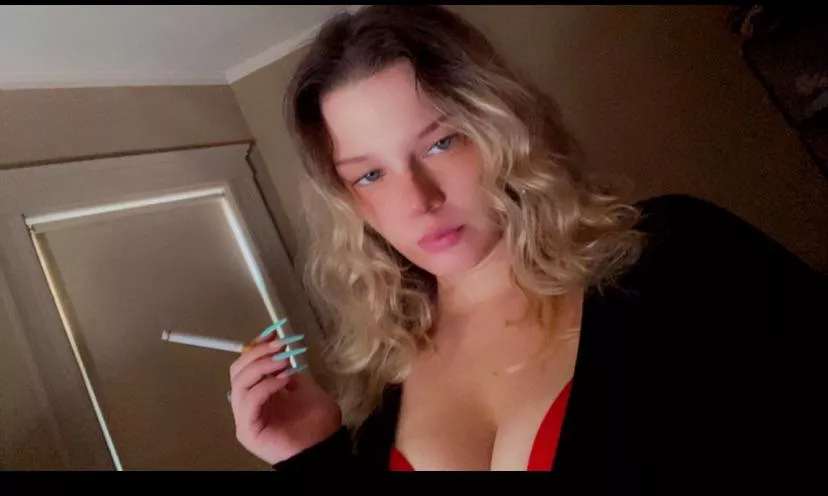 do you want to be my human-ashtray? 💨🥵 posted by Bankrupt4Barbie