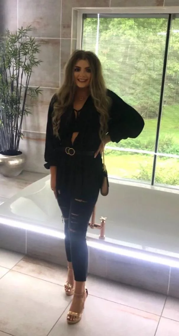 Does anyone have the pictures that were posted of her panties a few days prior? posted by mondaymoaner