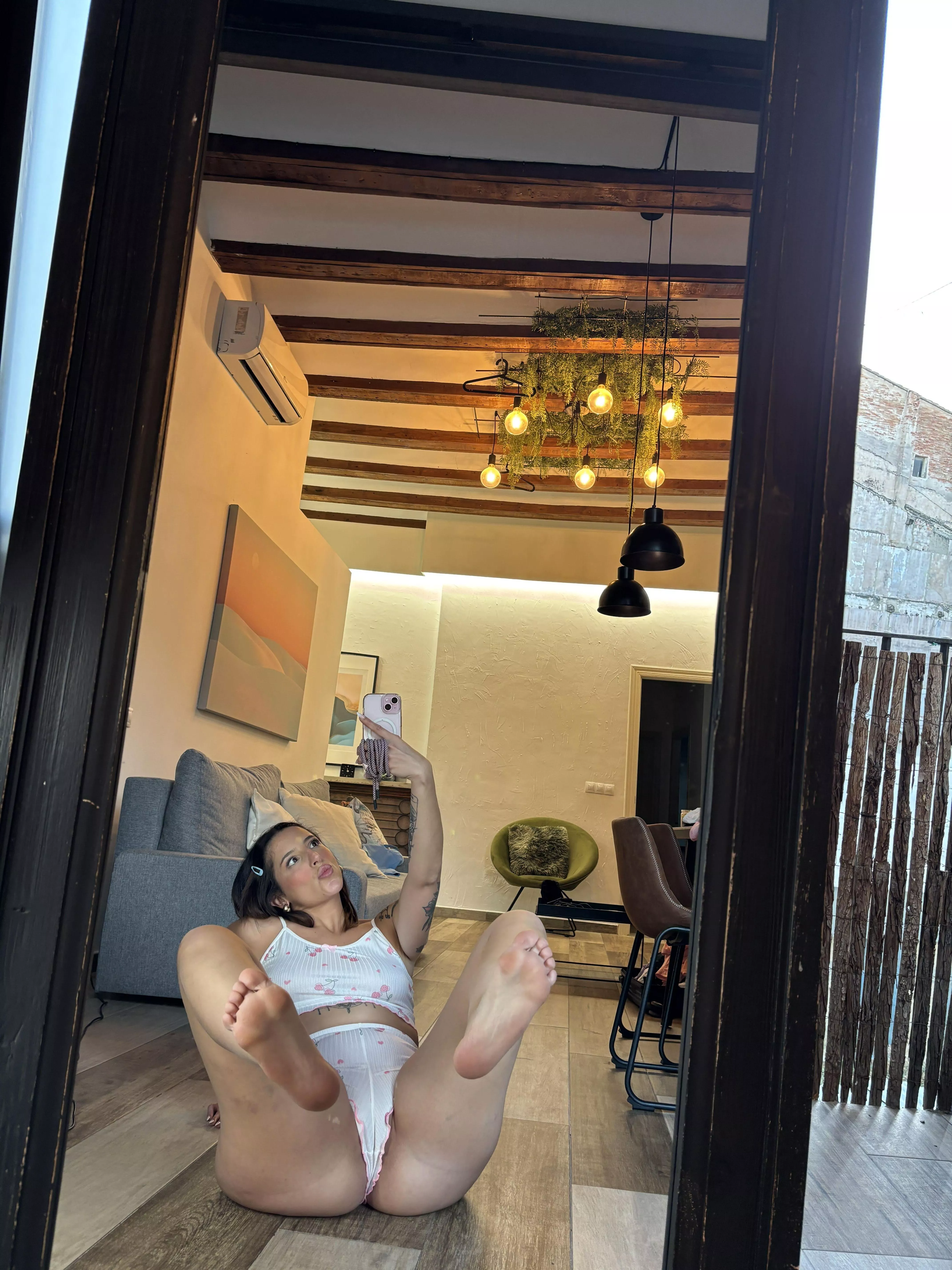 Exposed curves posted by VacantlyAbsolute