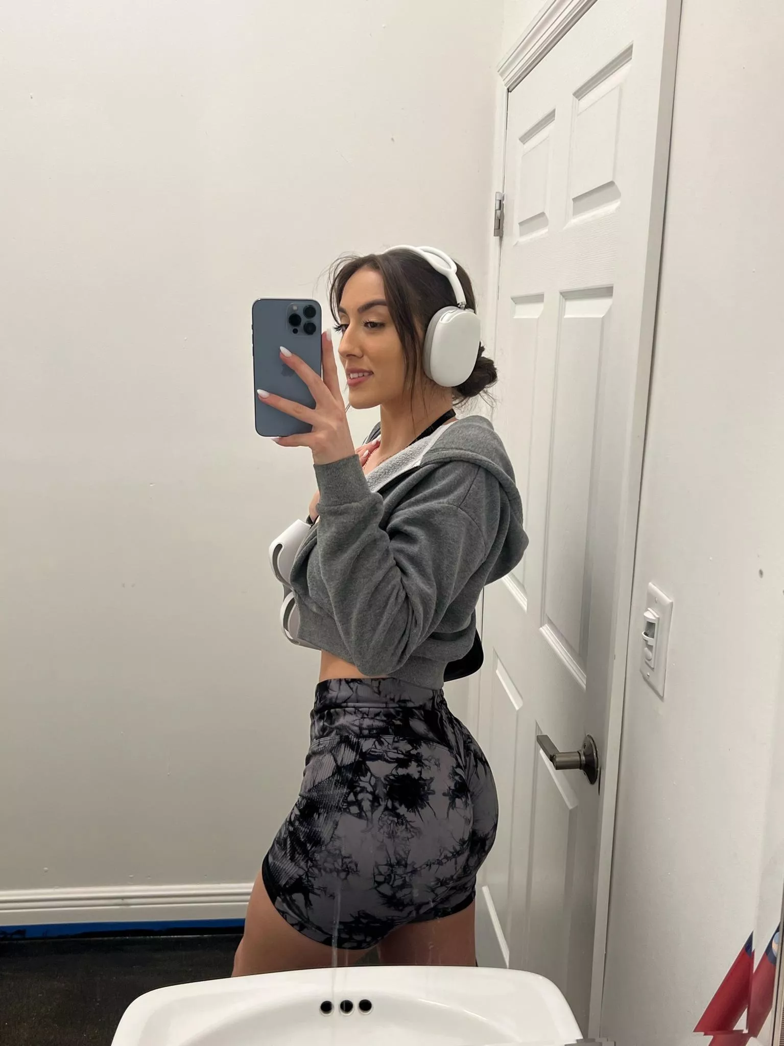 Front or back – which angle captures your attention better? posted by Glamour_Girly