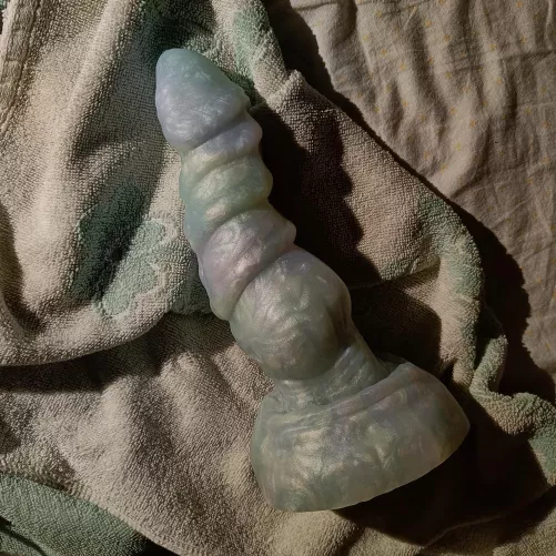 he's so pretty by whilstyouseethe