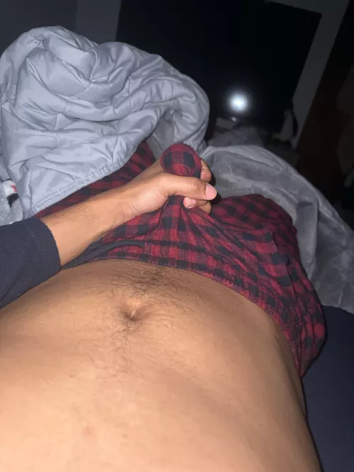 I like to smash it under my pijamas  by Srmomantai