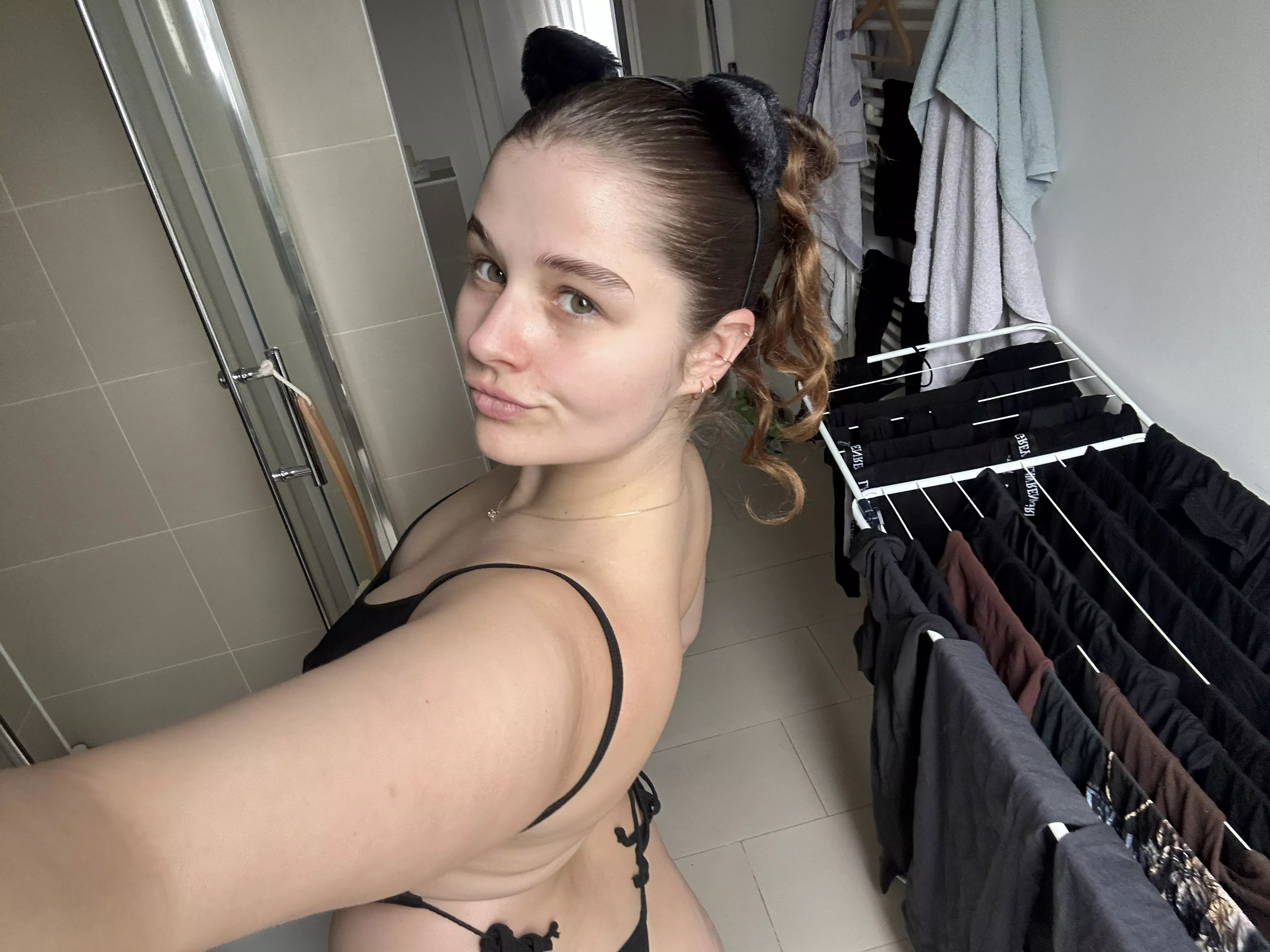 I want to meow for you 19f posted by HyperFacer