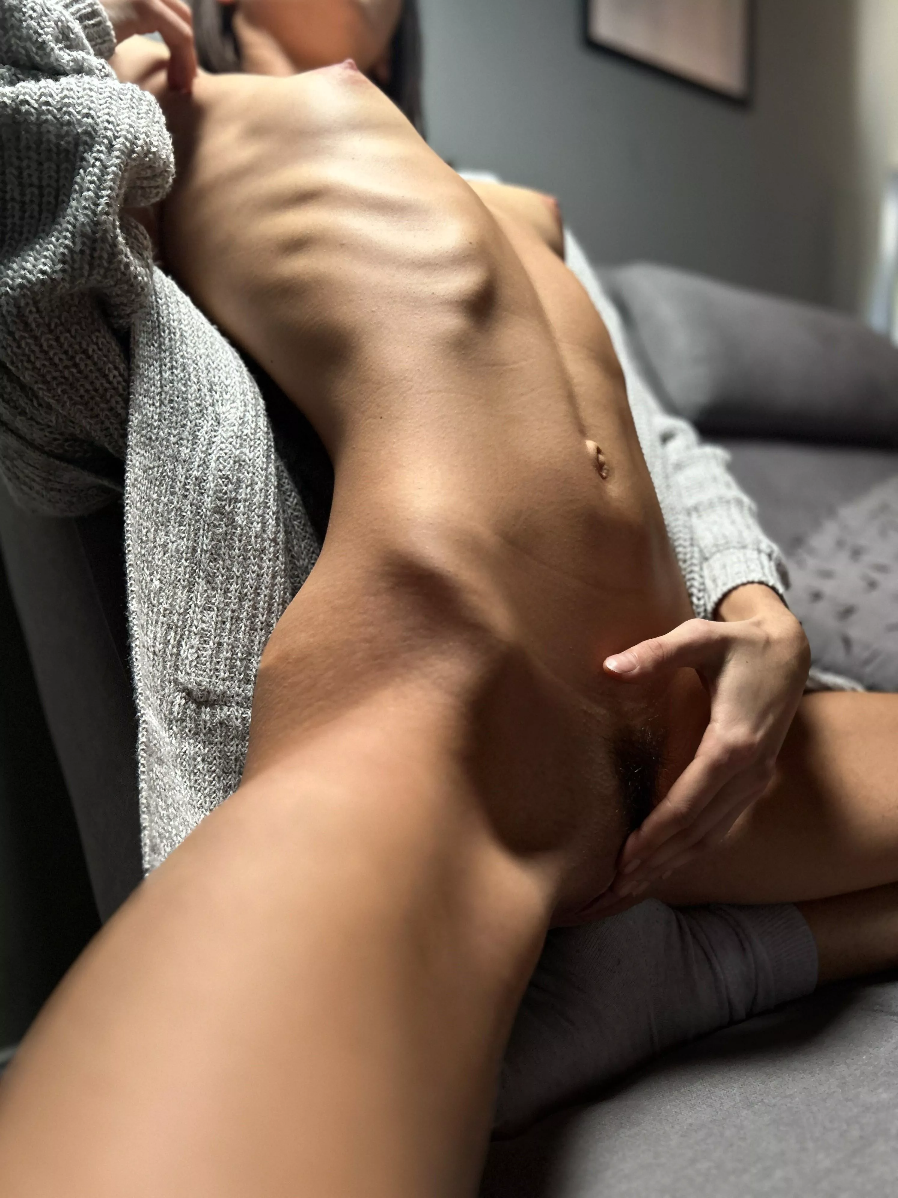 I'm a petite brunette category posted by la_skinny