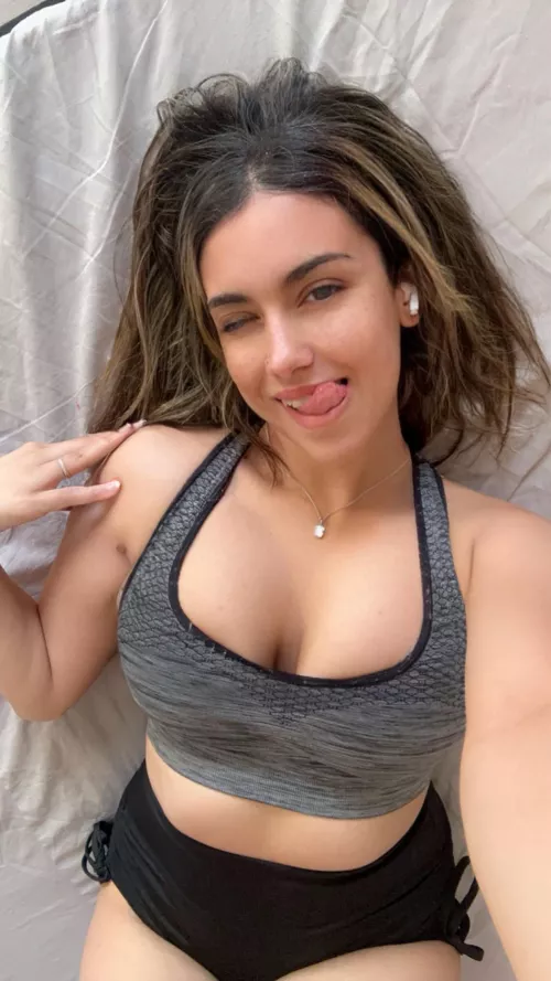 let's find my frex together by Spooky-Yellowjacket