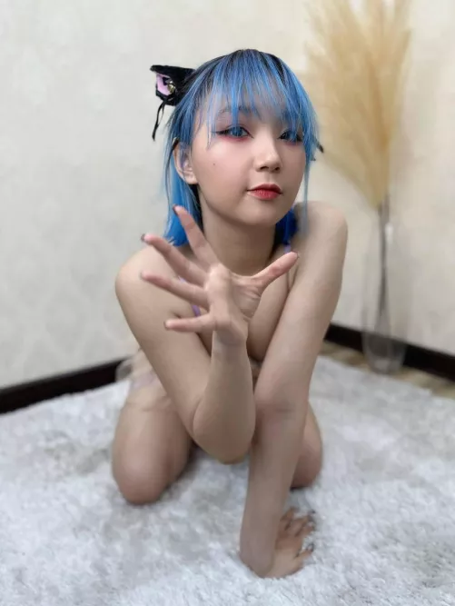 Me or your game? by HotPetiteDream