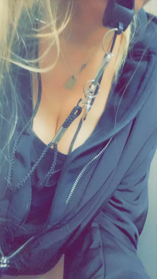 [mrs,37] Who wants to blow my whistle?  by VeroVexy