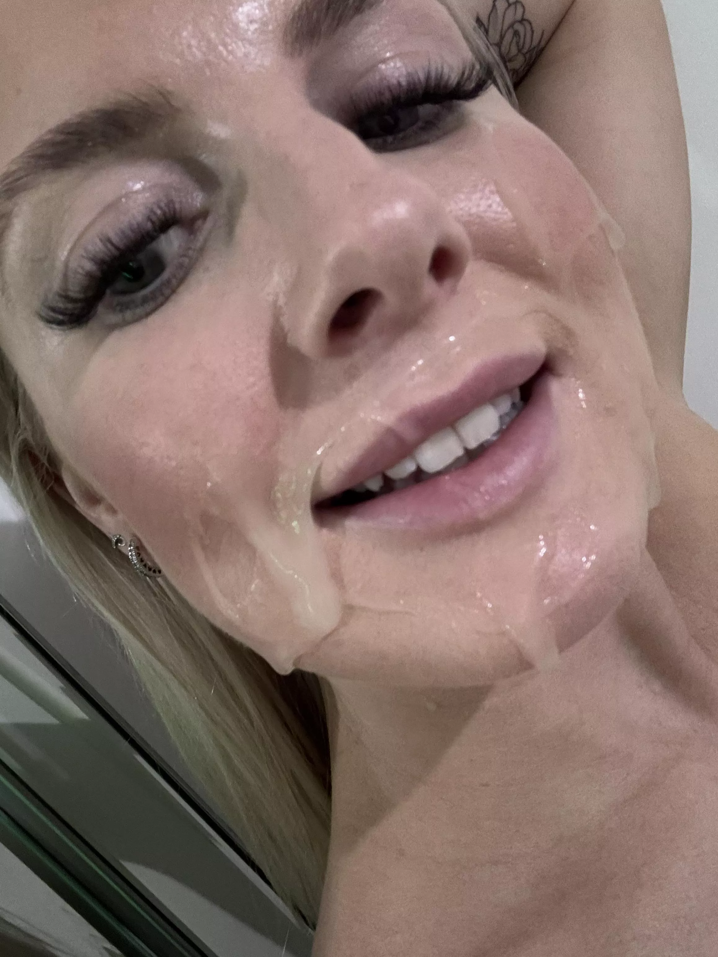 My date went well 😊 posted by EmilyWalters18