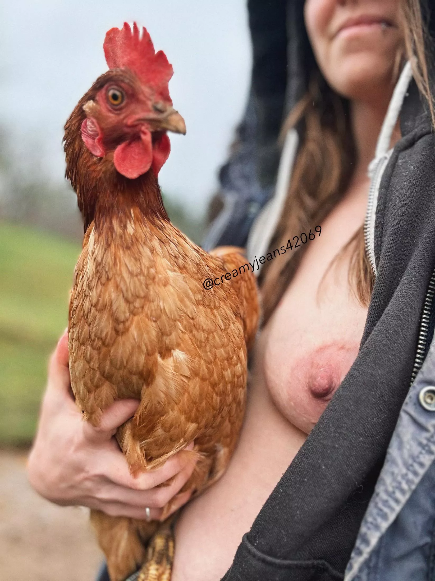 Peekaboo! posted by Creamyjeans42069