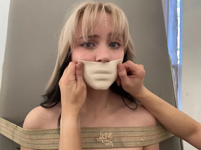 Perfectly sealed lips by MistressLotusX