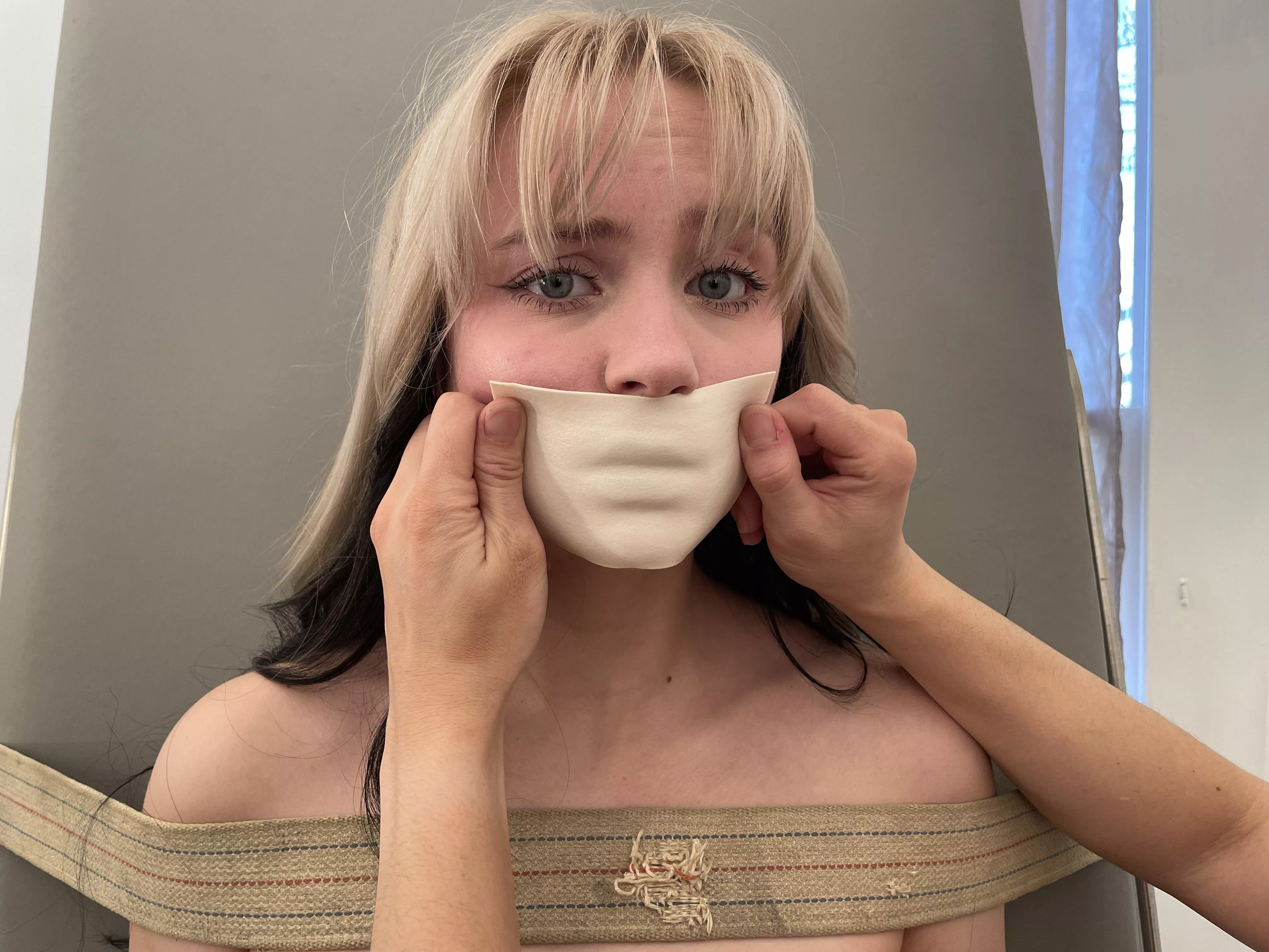 Perfectly sealed lips posted by MistressLotusX