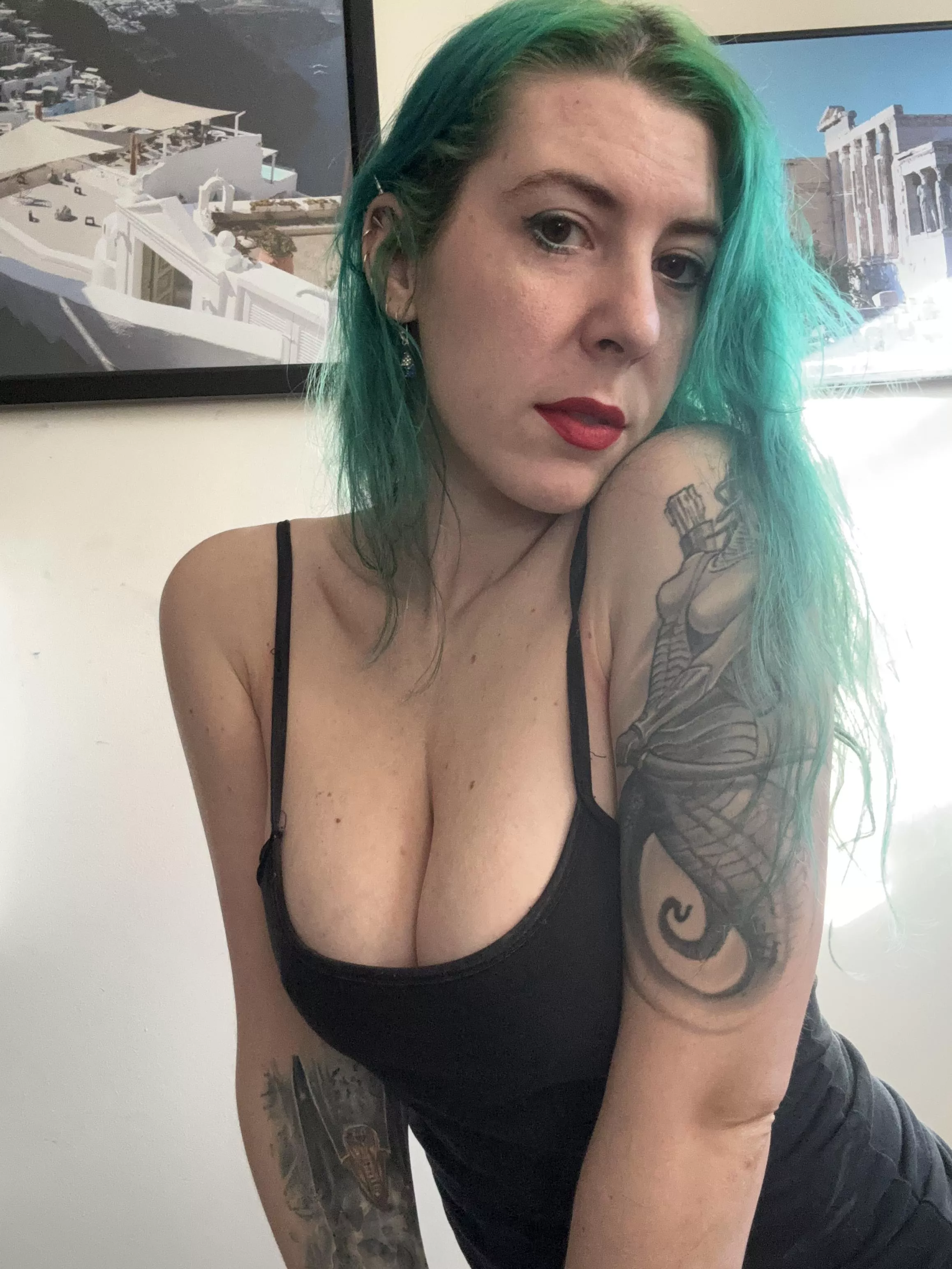 Sexy alt girl posted by sirenskiss3