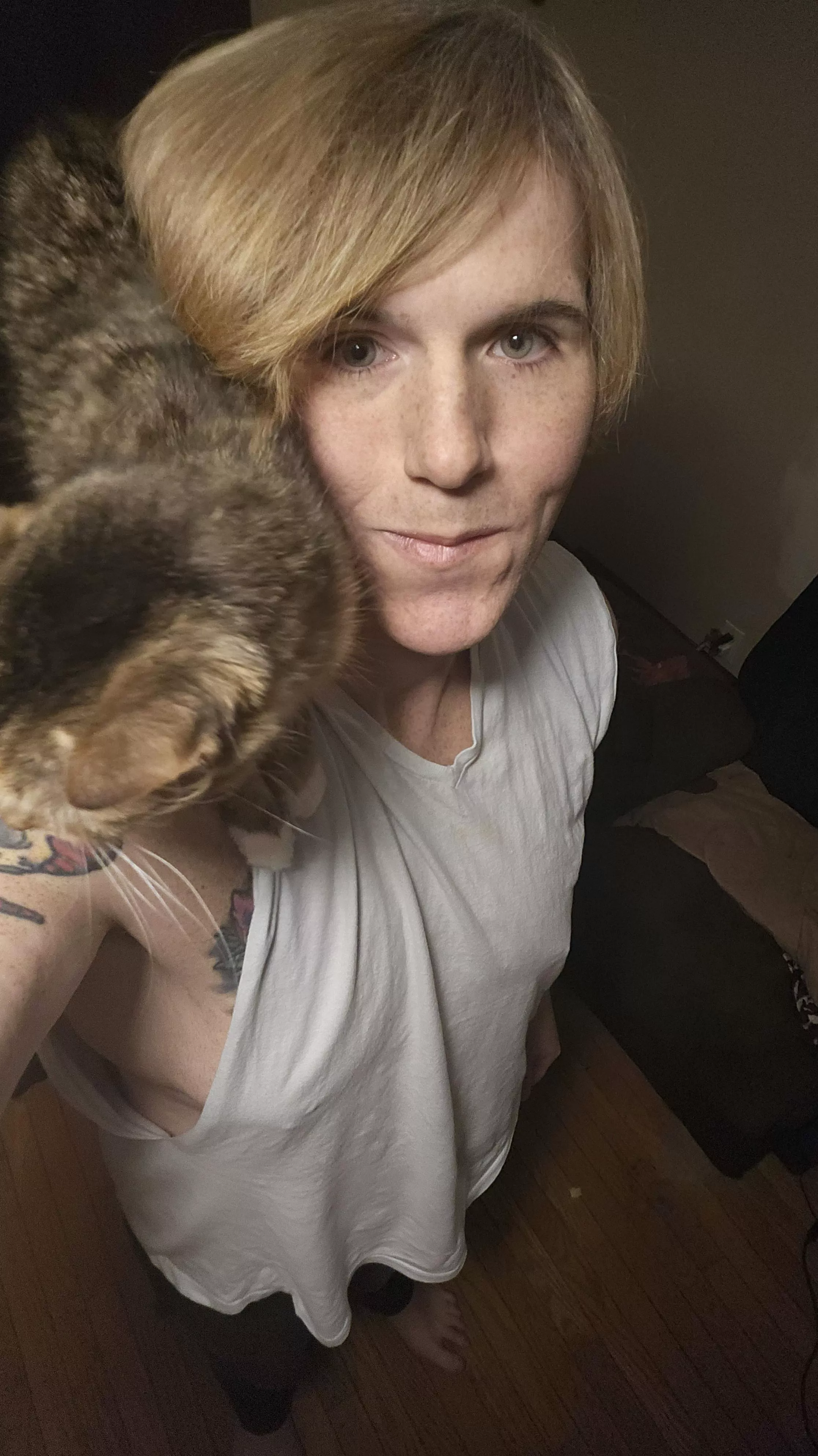 Shh, don't tell her that I didn't plug in her controller 🤫 posted by maddiesins