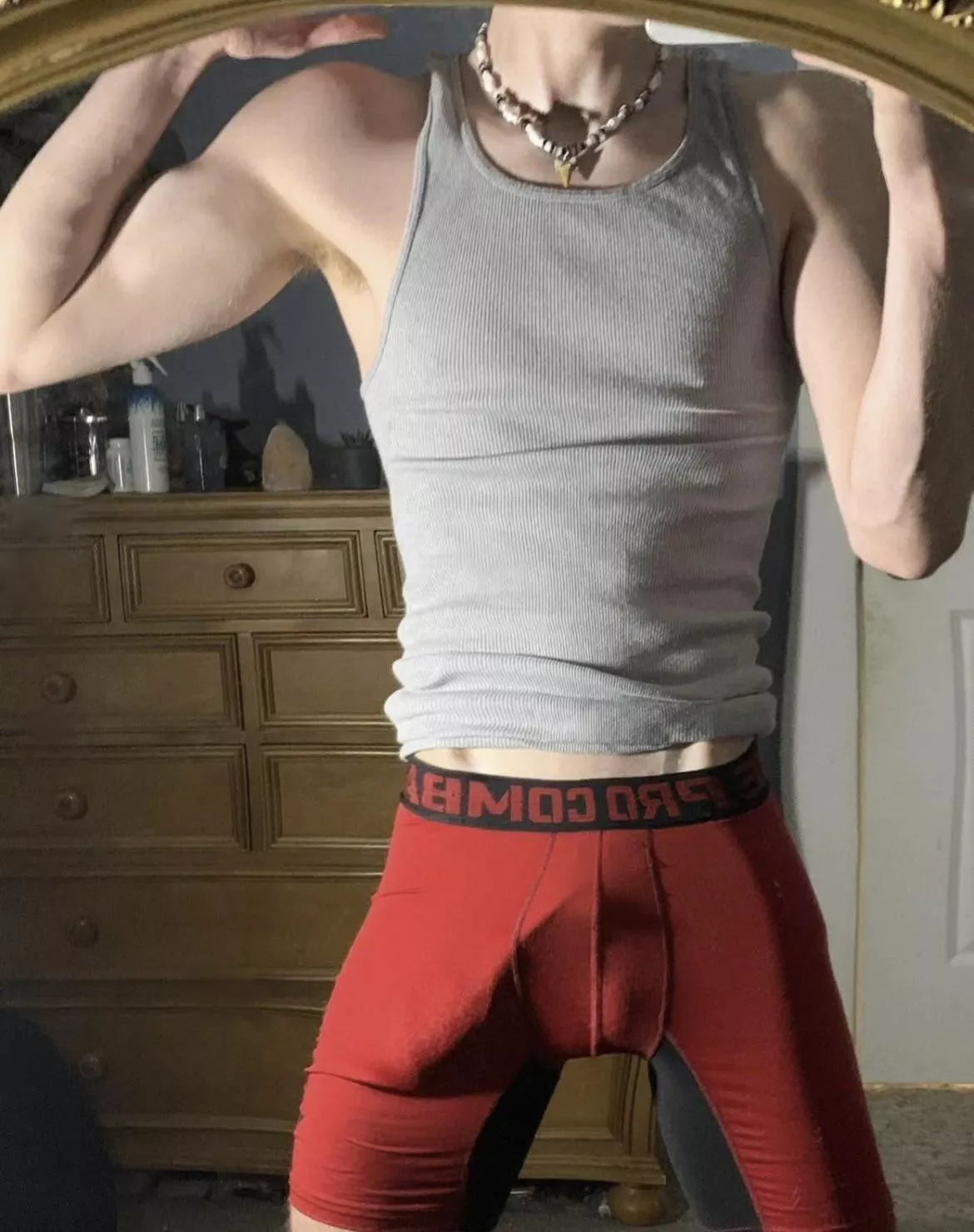 the gym gets me going 😈 posted by tatebwc