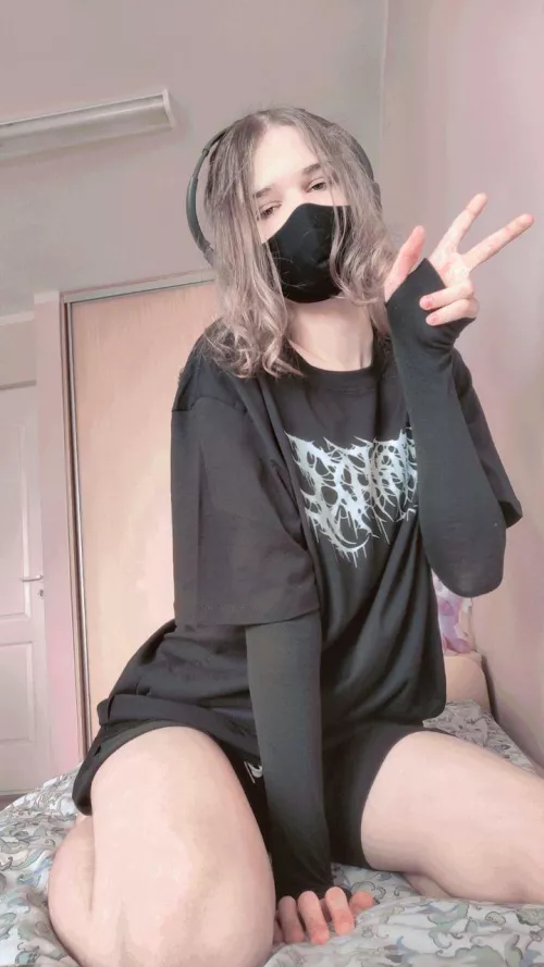 The most muscular fan of TV Girl by davalkavrotivpopu