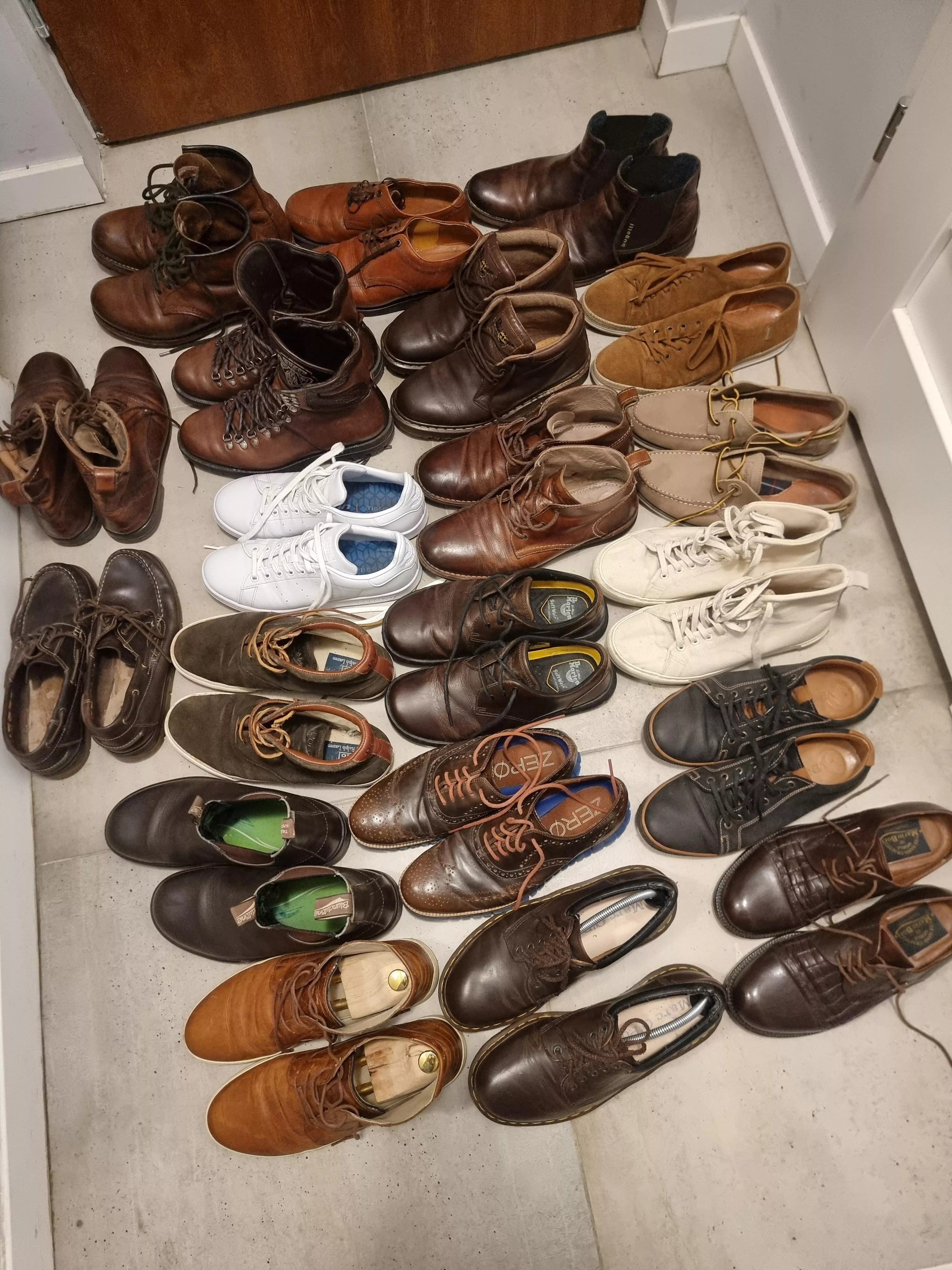 This is out of control. What should I donate/sell? posted by Vaxis