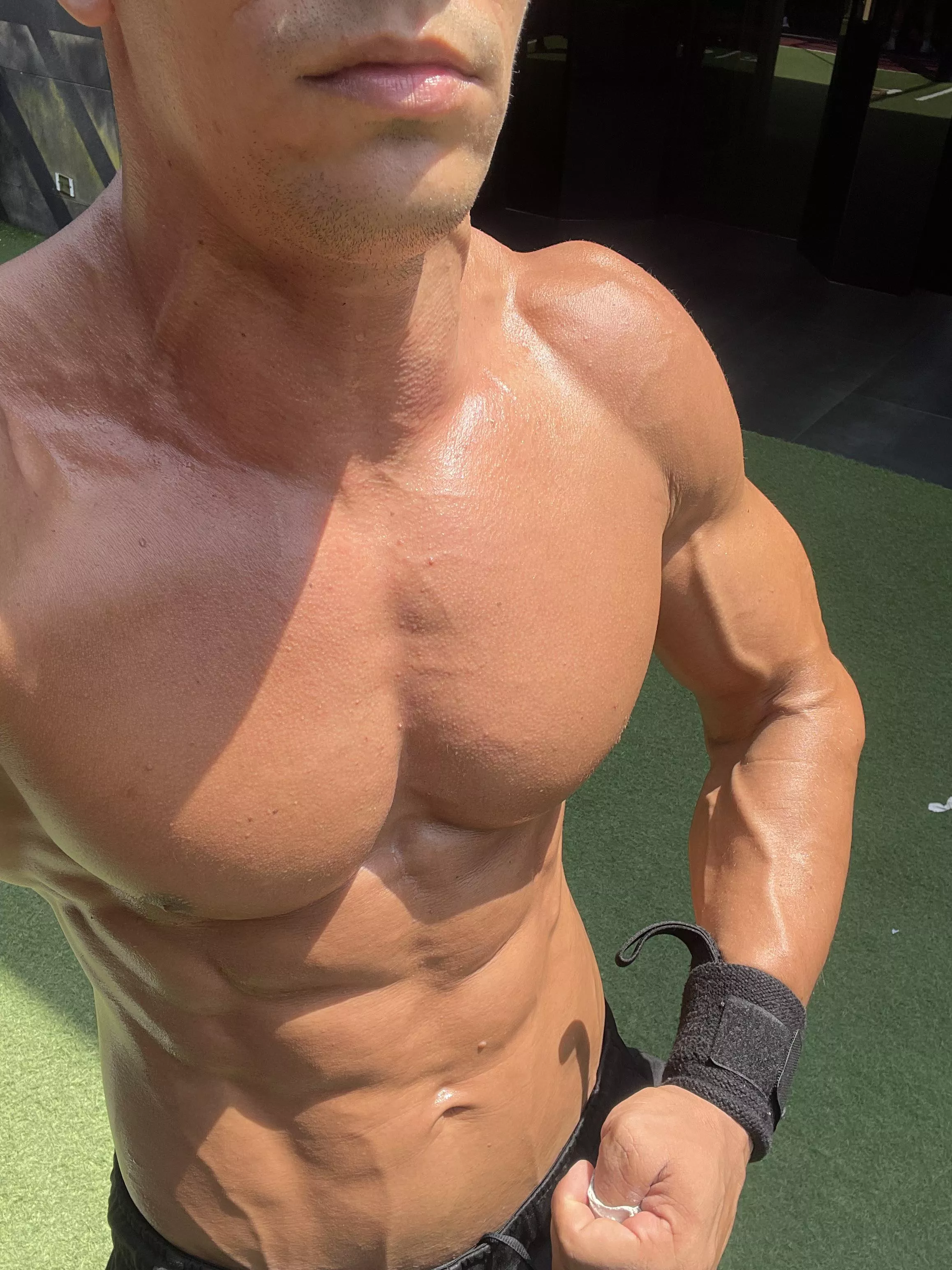 Veiny forearm 💪 posted by Specialist_Chair_225