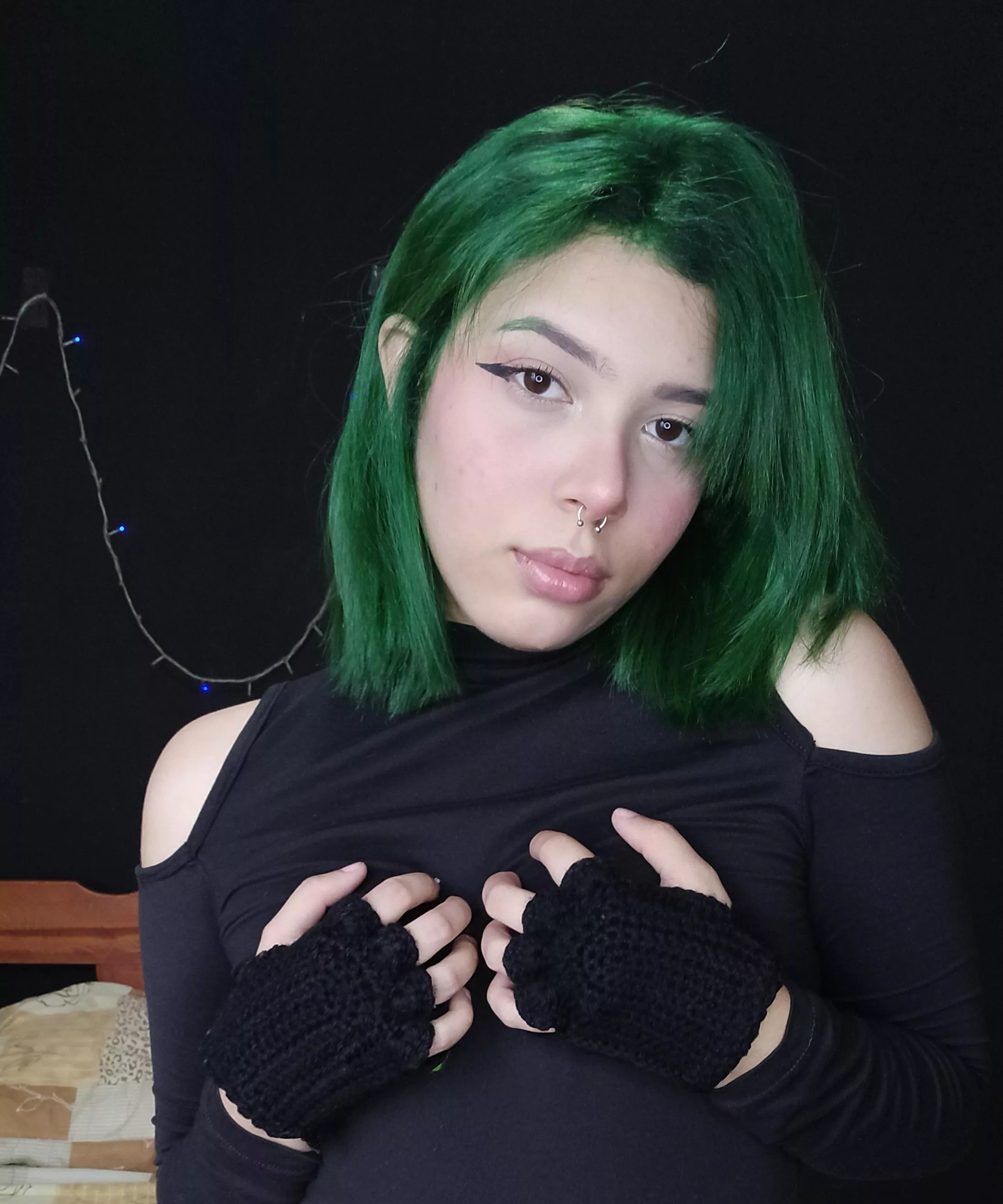 wanna be your sexy slut with my shining green hair posted by MaddisonMadness