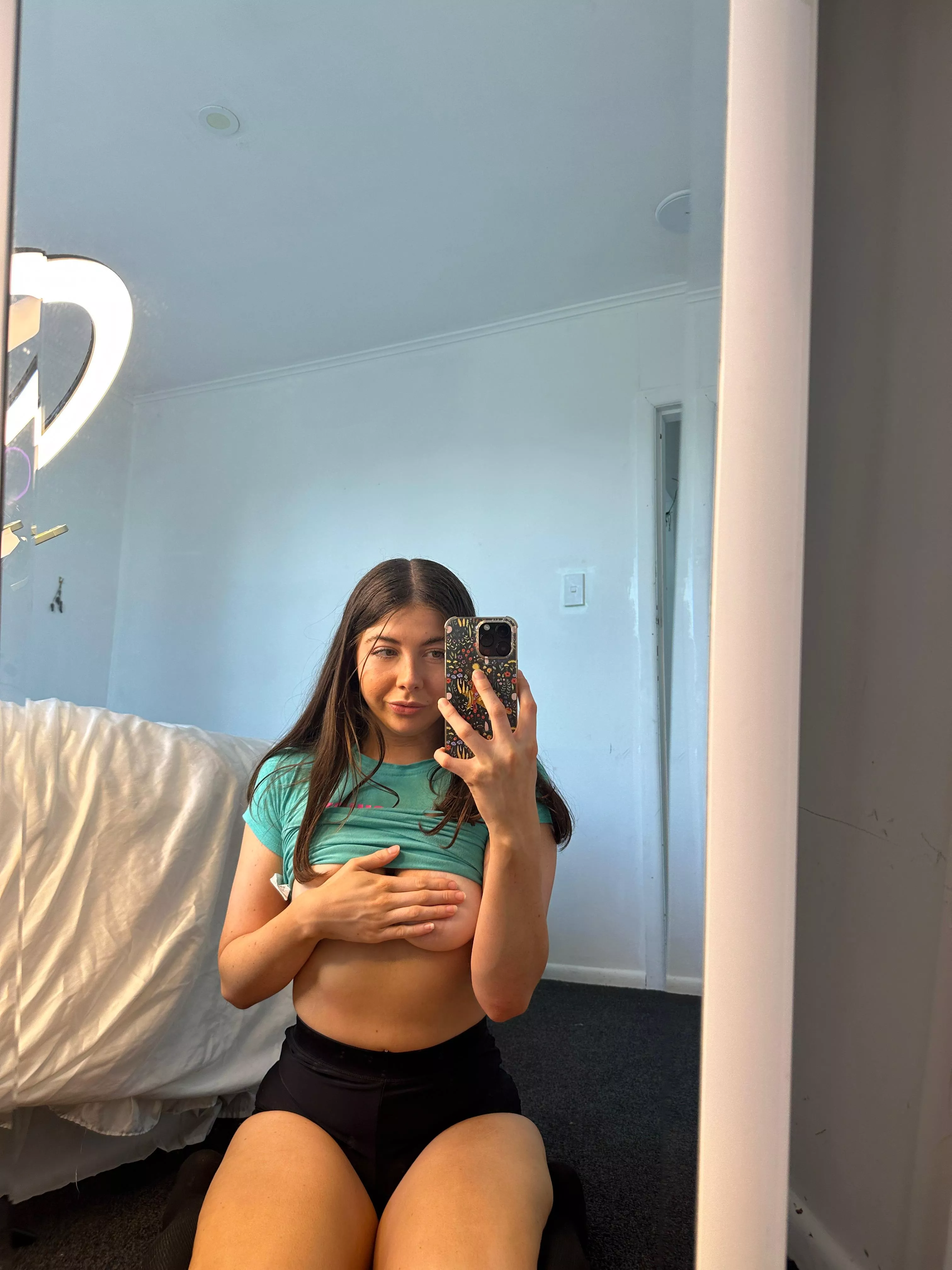 What's the first thing you noticed? posted by Turbulentl